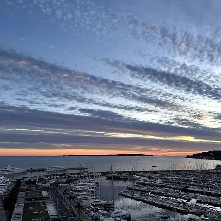Vue Imprenable Plein Sud A Golfe Juan Lägenhet